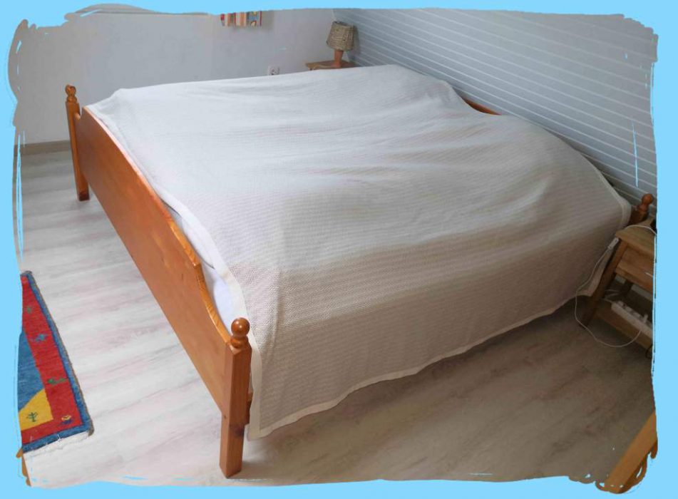 1gr Schlafzimmer Bett